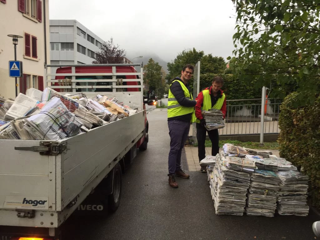 VC Tornado Zeitungssammeln